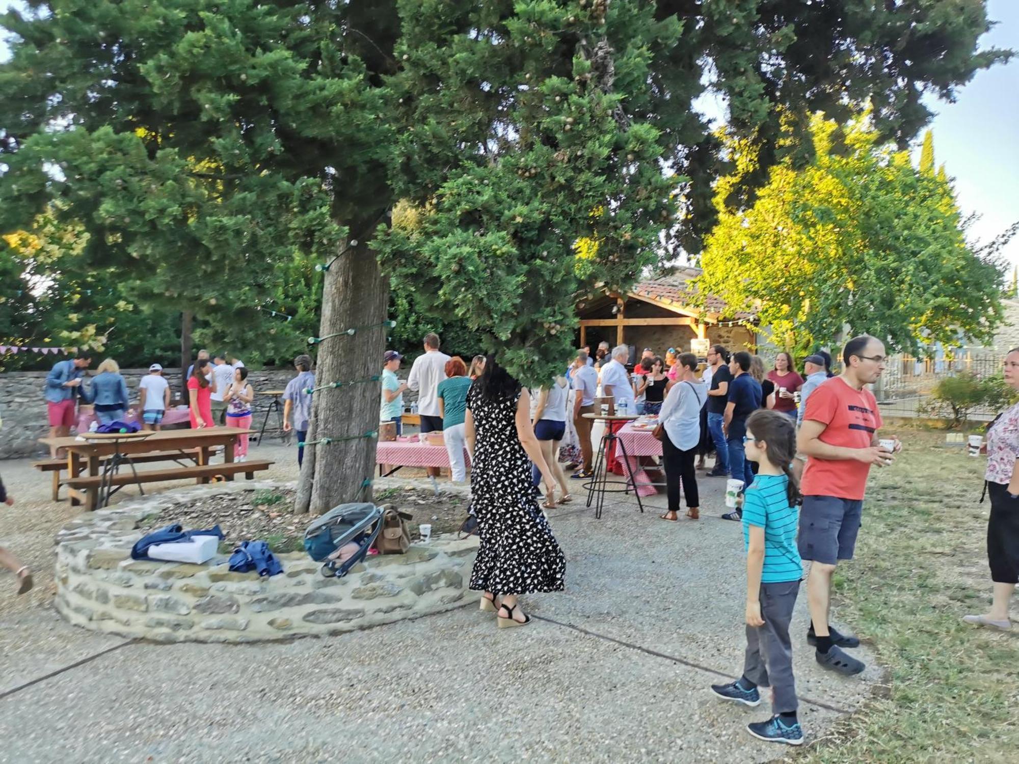 Les Cabanes Dans Les Bois Logis Hotel Villedubert Bagian luar foto