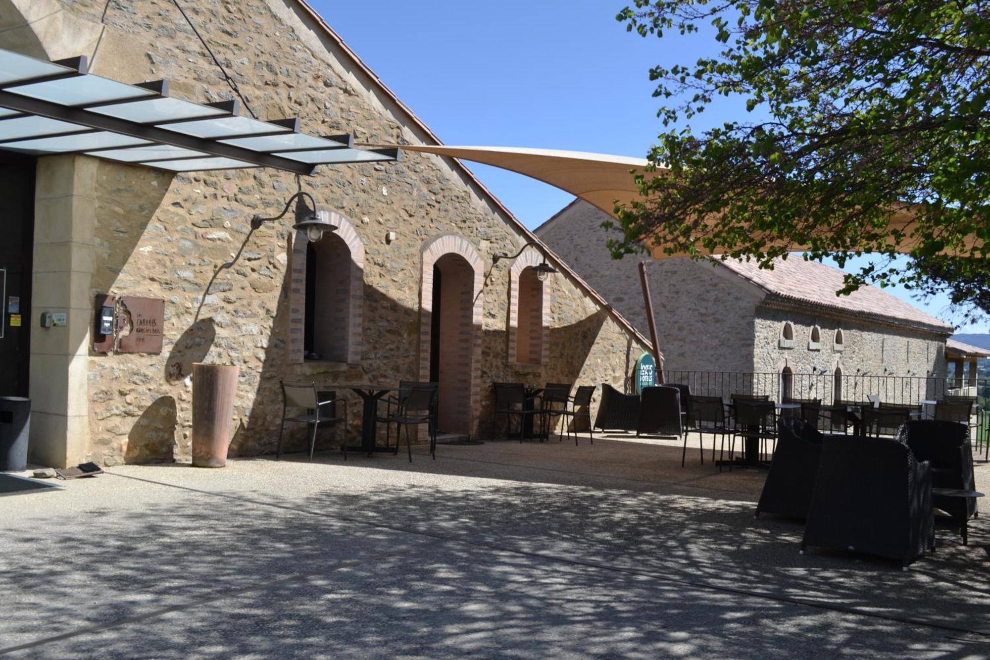 Les Cabanes Dans Les Bois Logis Hotel Villedubert Bagian luar foto