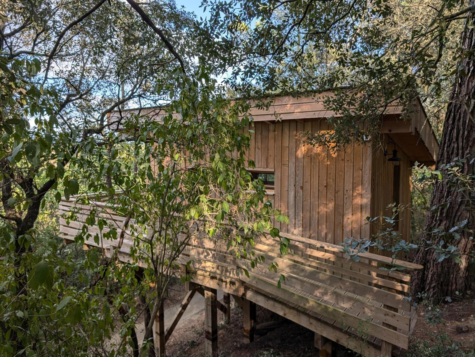 Les Cabanes Dans Les Bois Logis Hotel Villedubert Bagian luar foto
