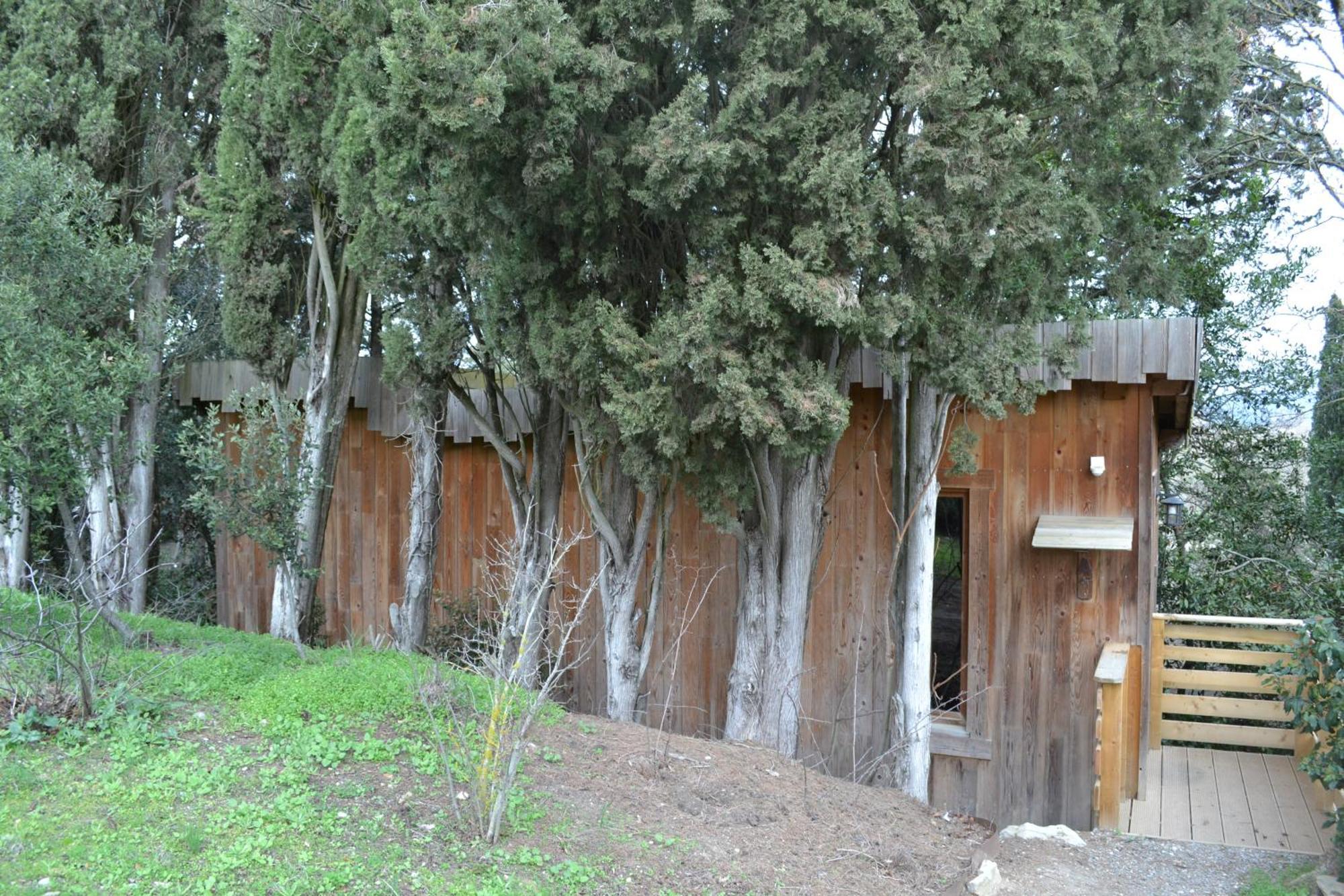 Les Cabanes Dans Les Bois Logis Hotel Villedubert Bagian luar foto