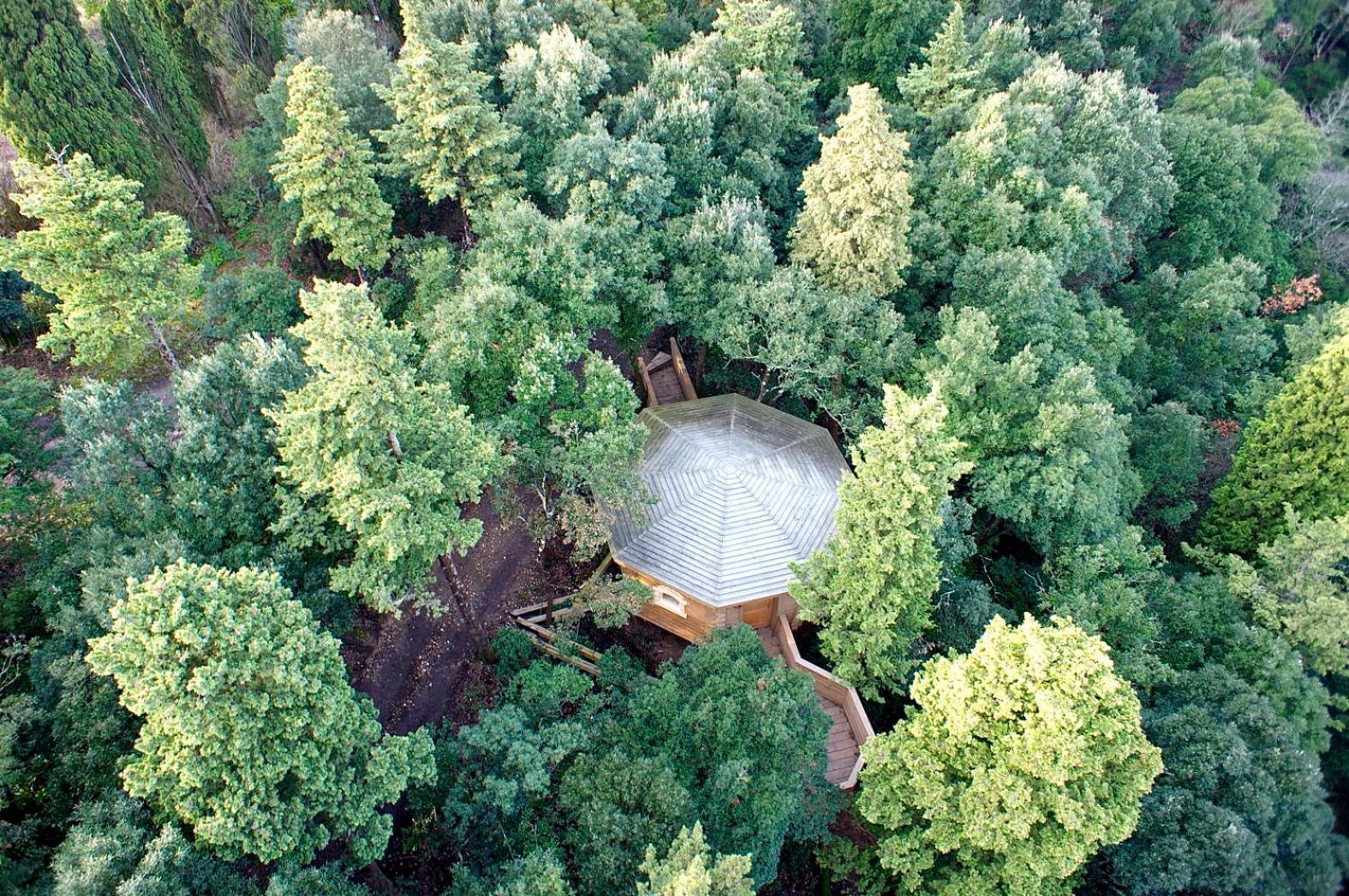 Les Cabanes Dans Les Bois Logis Hotel Villedubert Bagian luar foto