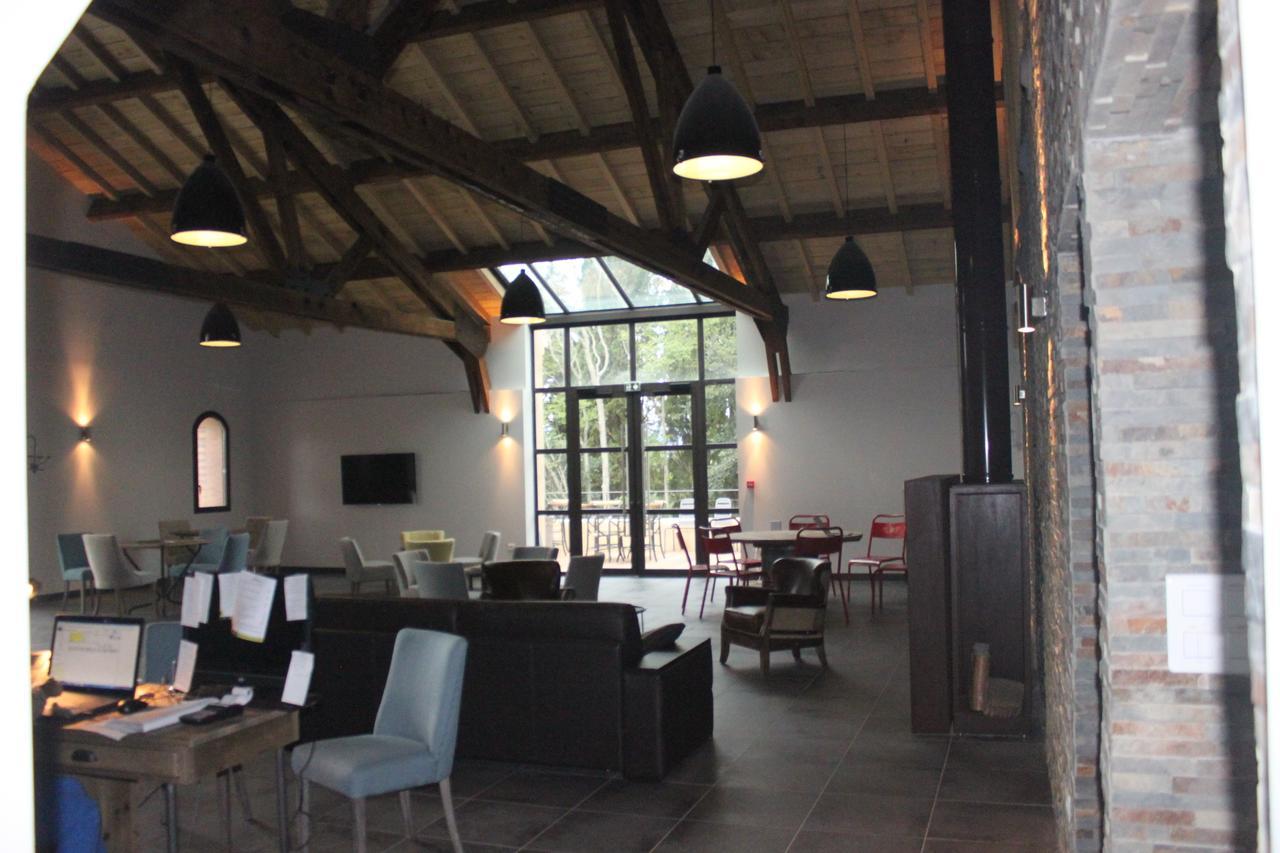 Les Cabanes Dans Les Bois Logis Hotel Villedubert Bagian luar foto